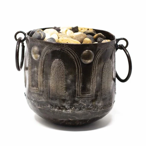 HAMMERED METAL CONTAINER WITH ROUND HANDLES